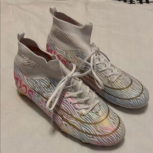 Kids Size 37 Cleats US 5-5.5